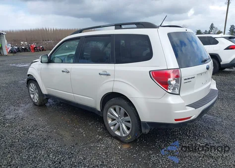 2013 Subaru Forester 2.5X Premium z USA, uszkodzony, nr VIN JF2SHADC5DH436783